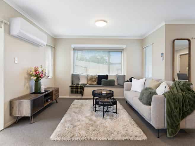 8 Elder Place, Massey