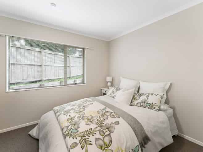 8 Elder Place, Massey