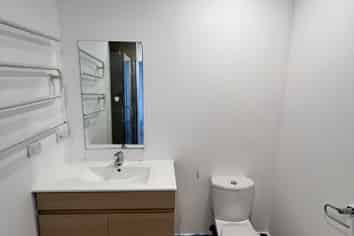 1D/1C Queen Mary Ave, Epsom