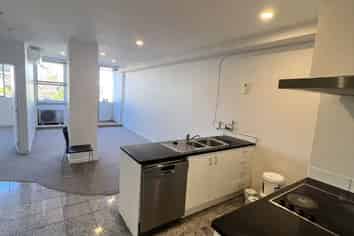 1D/1C Queen Mary Ave, Epsom