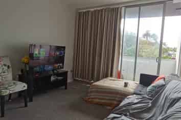 1D/1C Queen Mary Ave, Epsom