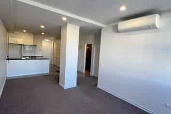 1D/1C Queen Mary Ave, Epsom