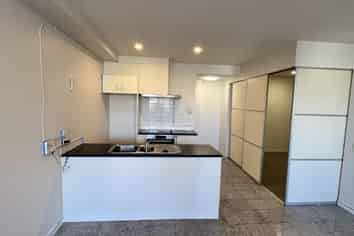1D/1C Queen Mary Ave, Epsom