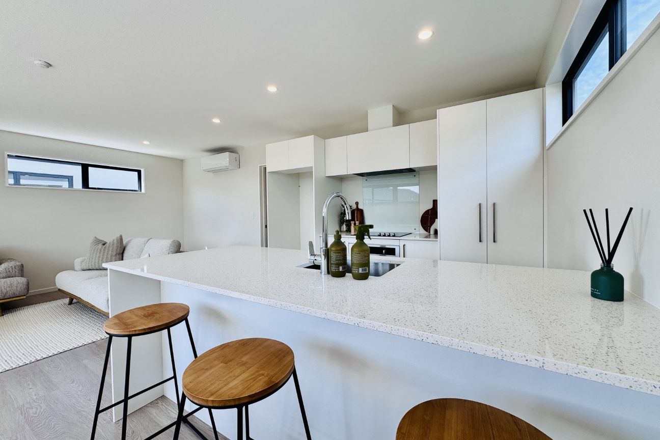 Brand new home in Halswell - Aanzicht 3
