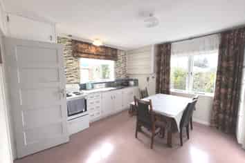 419A Sunset Road, Sunnybrook