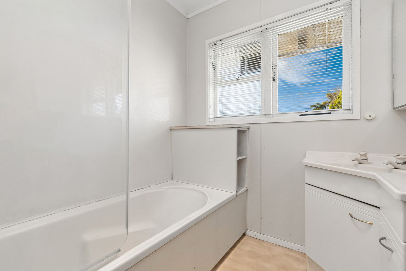 Brick & Block on a Prime Development Opportunity - Bild 3