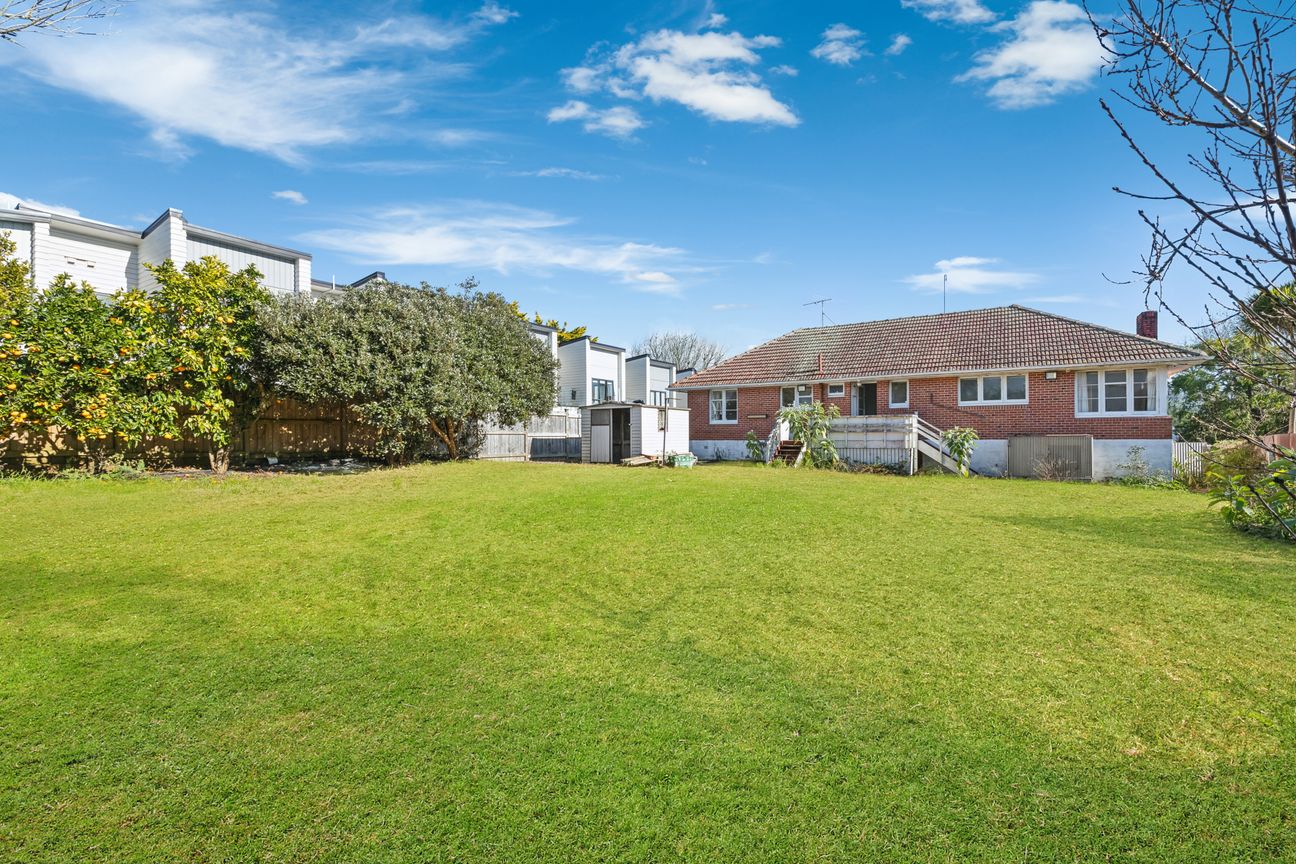 Brick & Block on a Prime Development Opportunity - Bild 2