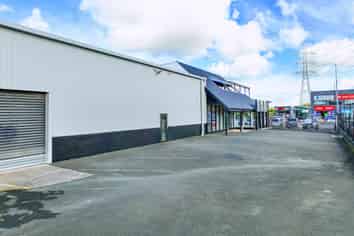PRIME TAKANINI TRADE SUPPLY AND SHOWROOM
