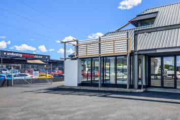 PRIME TAKANINI TRADE SUPPLY AND SHOWROOM
