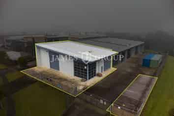 HIGH-QUALITY INDUSTRIAL UNIT IN TAKANINI