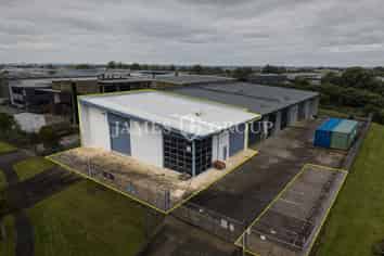 HIGH-QUALITY INDUSTRIAL UNIT IN TAKANINI