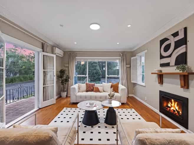 14 August  Place, Greenlane