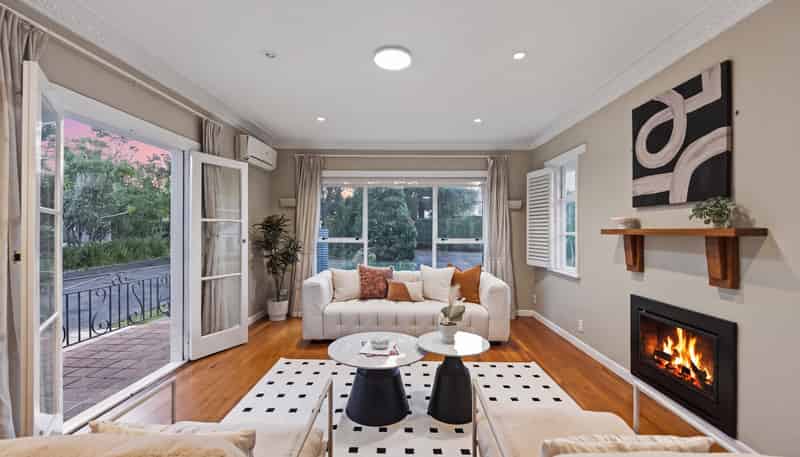 14 August  Place, Greenlane