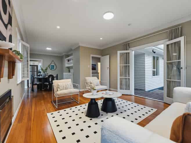 14 August  Place, Greenlane