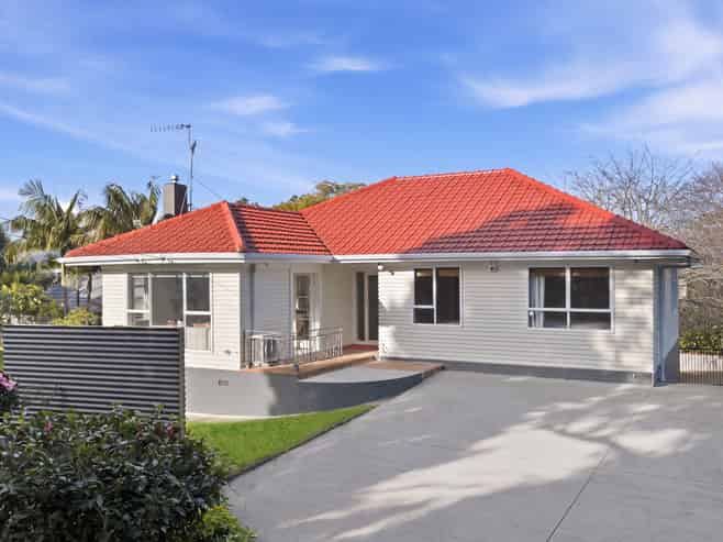 14 August  Place, Greenlane