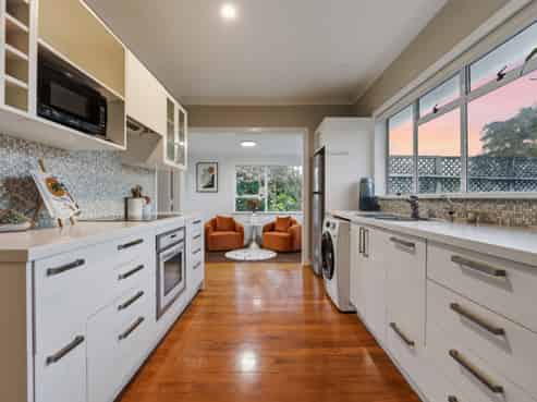 14 August  Place, Greenlane