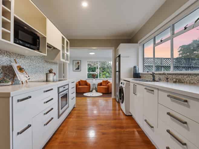 14 August  Place, Greenlane