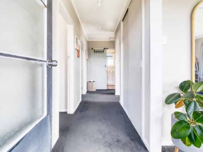 5 Queen Street, Awanui
