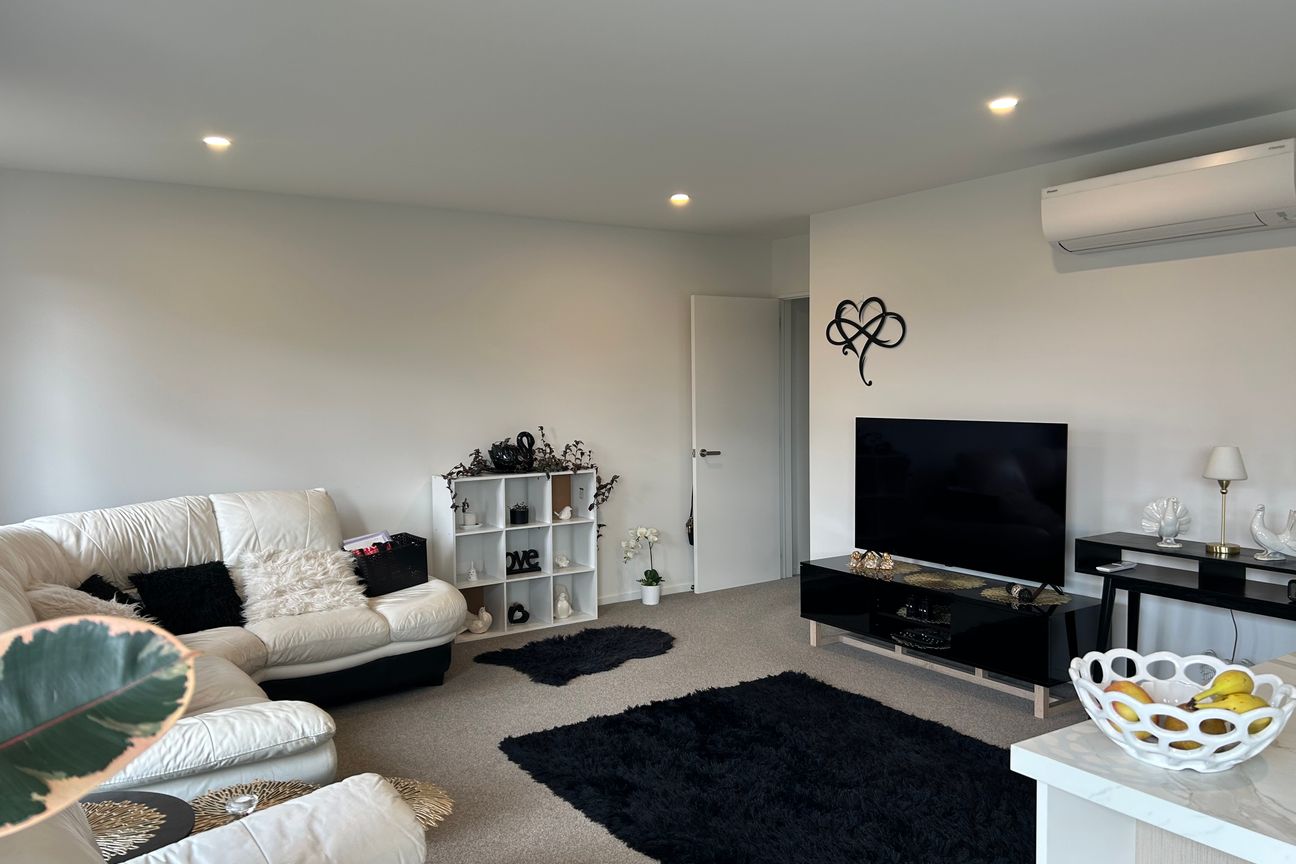 37 Lenborough Drive - Altro