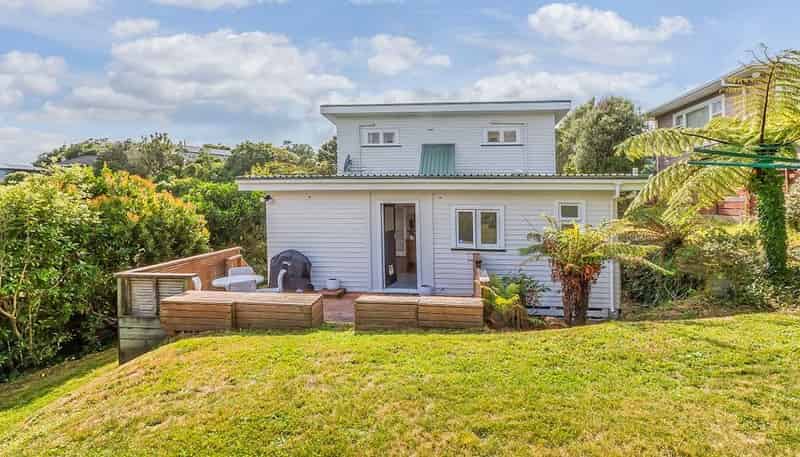 4 Lyndfield Lane, Newlands