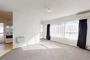 2/13 Victoria Street, Levin