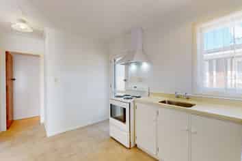 2/13 Victoria Street, Levin