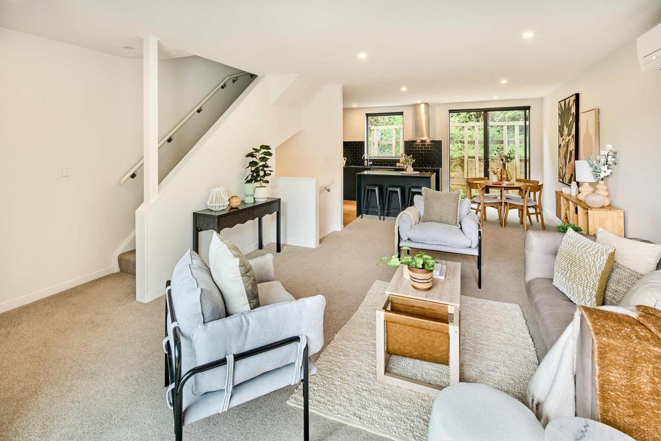 Modern 3 Bedroom Home - Meer