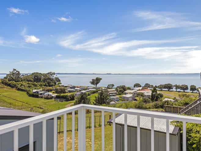 499  Grahams Beach Road, Awhitu