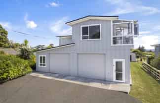499  Grahams Beach Road, Awhitu