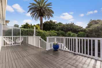 2/44 Judkins Crescent, Cockle Bay