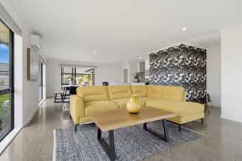 32A Bunyan Road, Coastlands