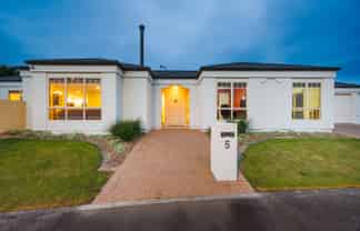 5 Fountain Court, Palmerston North