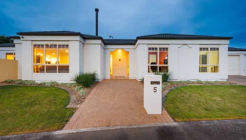 5 Fountain Court, Palmerston North