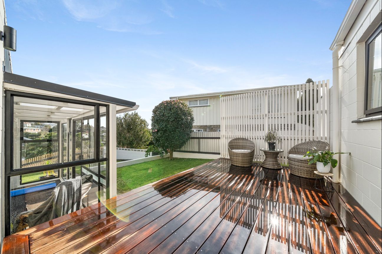 Peak living on David Street! - Altro
