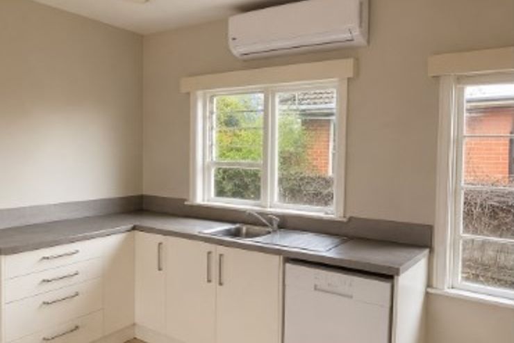 STUDENT PROPERTY - 6 Bedrooms 3 Bathrooms - Middleton Rd - View 3