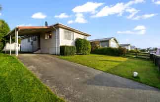 64 Lauder Crescent, HEIDELBERG