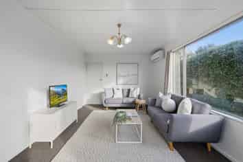 64 Lauder Crescent, HEIDELBERG