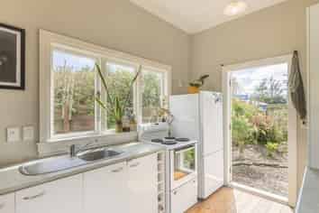 69 Waimea Rd, Waikanae Beach