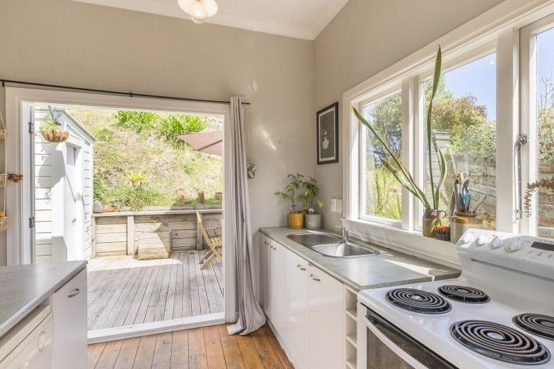 Iconic Kiwi Style Two-Bedroom Home in Waikanae Beach - Aanzicht 6