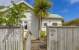 69 Waimea Rd, Waikanae Beach