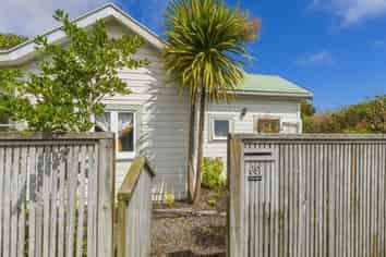 69 Waimea Rd, Waikanae Beach