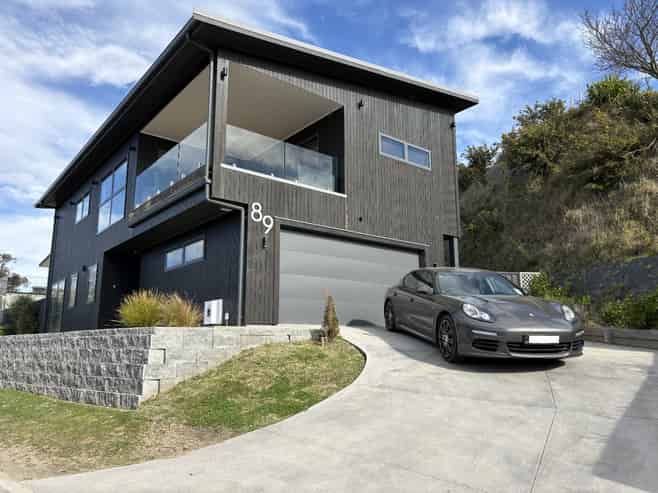 89 Oak Road, Poraiti