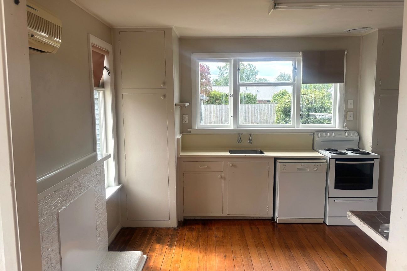 WALKING DISTANCE TO UC - STUDENT PROPERTY - FIVE BEDROOMS - Vista 2