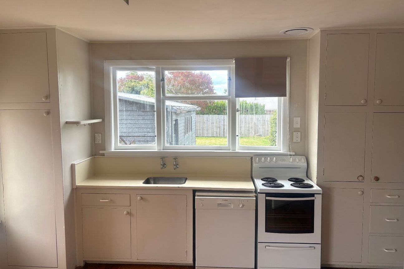 WALKING DISTANCE TO UC - STUDENT PROPERTY - FIVE BEDROOMS - Vista 4