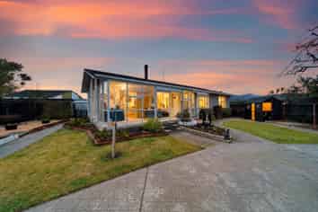 30 Bayswater Crescent, Bromley