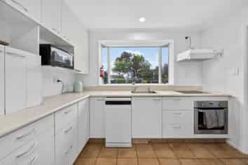 30 Bayswater Crescent, Bromley