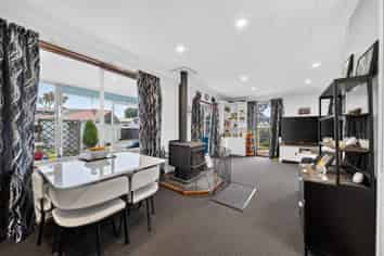 30 Bayswater Crescent, Bromley