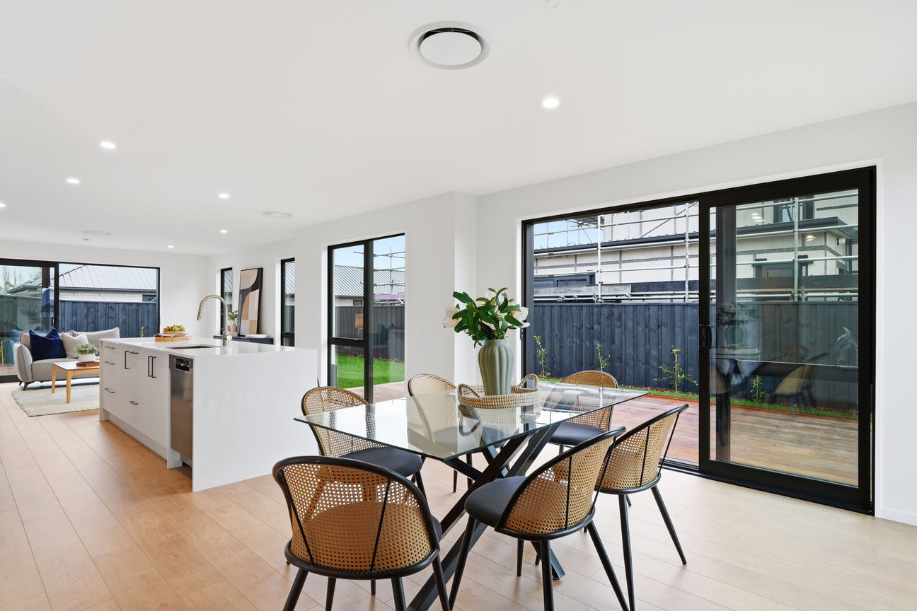 Standout Style, Brand-New Living - Fler