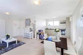 2/15 Tane Street, New Lynn