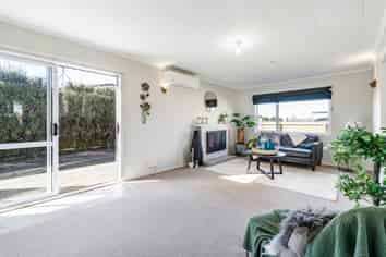 71 Clifton Drive, Waitara